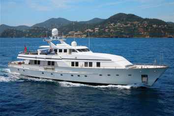 FIORENTE Charter Yacht